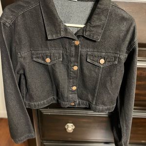 NWT BLACK CROP JEAN JACKET. Comes from smoke free home.